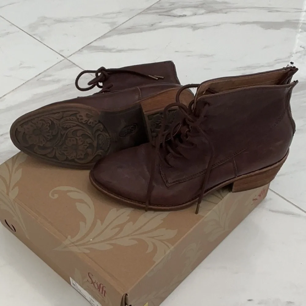 Sofft Annalise Brown Leather Lace Up Booties | Size 8 - Picture 4 of 6